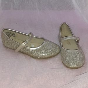 Toddler girls holiday flats